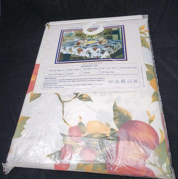 Vintage Rectangular Renaissance Fruit Table Cloth - Picture 3 of 5